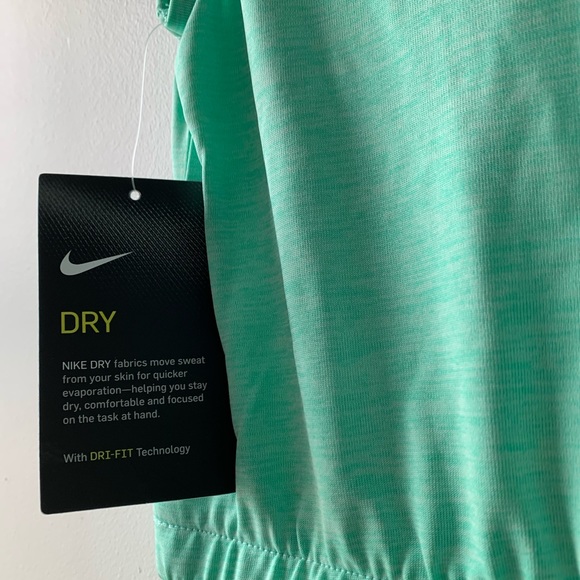 Girl’s Nike Dry Fit romper teal with pink logo - Picture 3 of 4